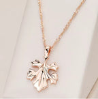 Retro-design Light-luxury Leaf Pendant Necklace