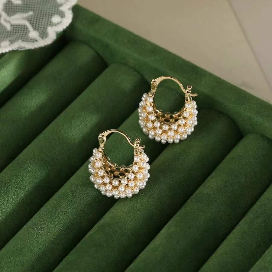 Light-luxury Niche-style French Pearl Basket Earrings
