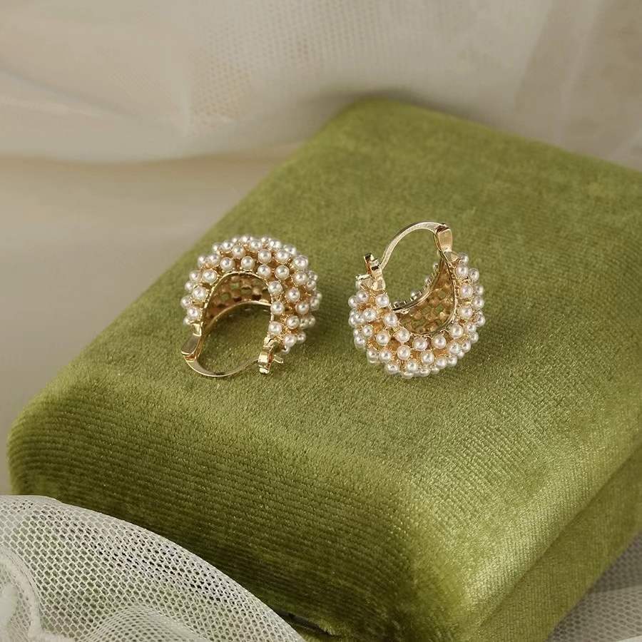Light-luxury Niche-style French Pearl Basket Earrings