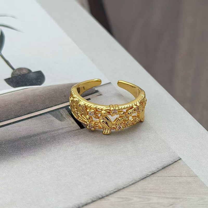 Women Wear Niche Leaf Rings In Ancient Times