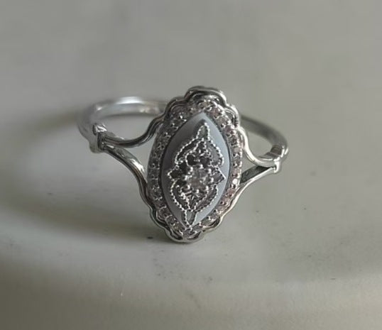 Simple Edgy Ring For Women With A Delicate Lace-like Design