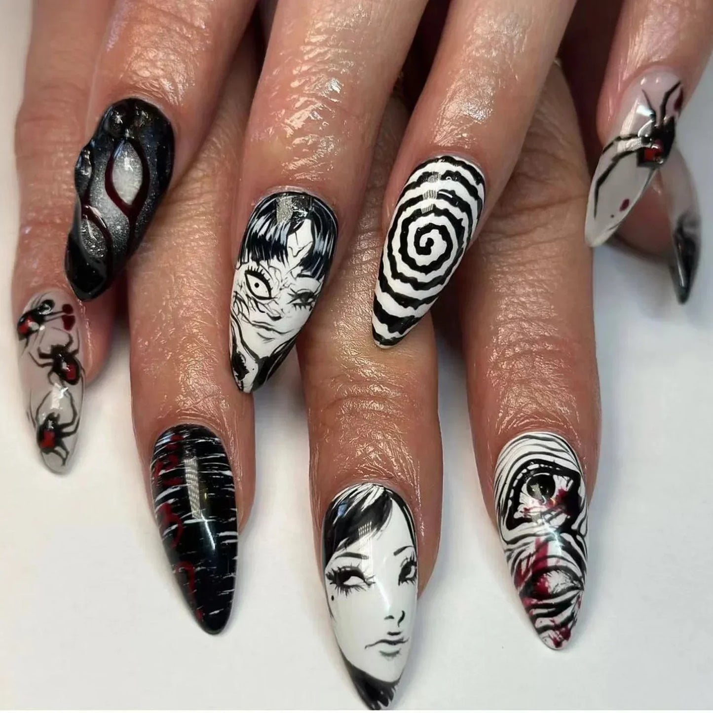 24Pcs Horror Comic Tomie Press on Nails Almond Glossy Black Japanese
