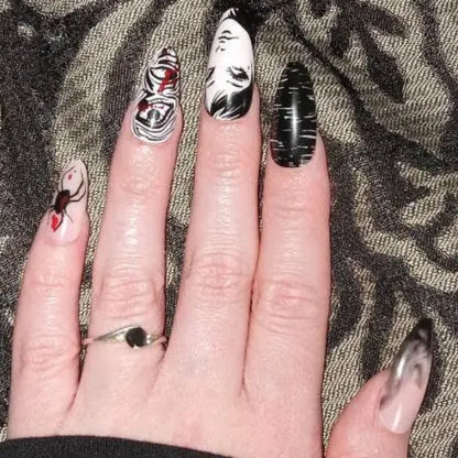 24Pcs Horror Comic Tomie Press on Nails Almond Glossy Black Japanese