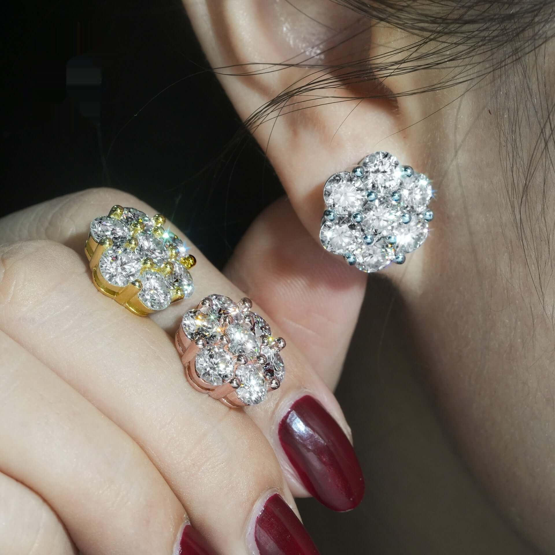  LuxeJewels™ – BloomAura Moissanite Flower Earrings