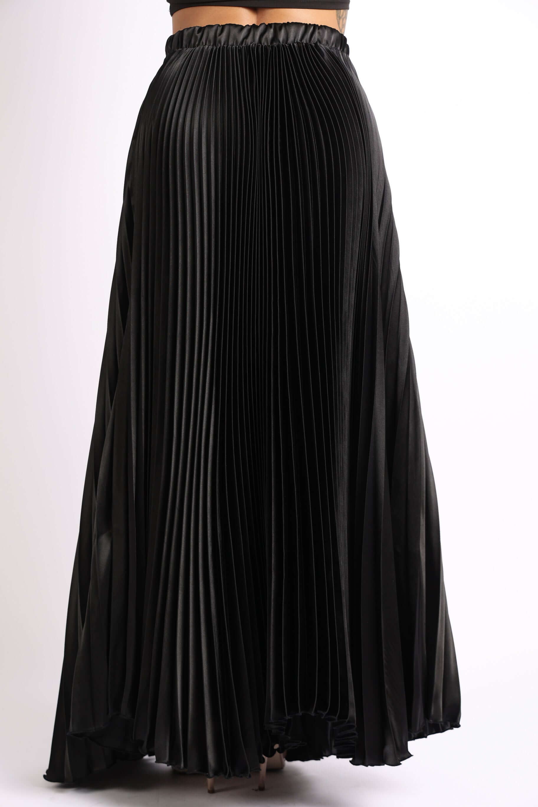 Elastic High Waist A-Line Pleated Satin Maxi Skirt Formal Prom BLACK showcasing pleated design and elegant flow.