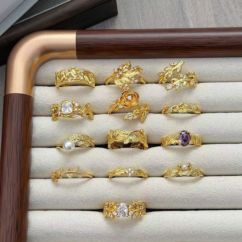 Women Wear Niche Leaf Rings In Ancient Times